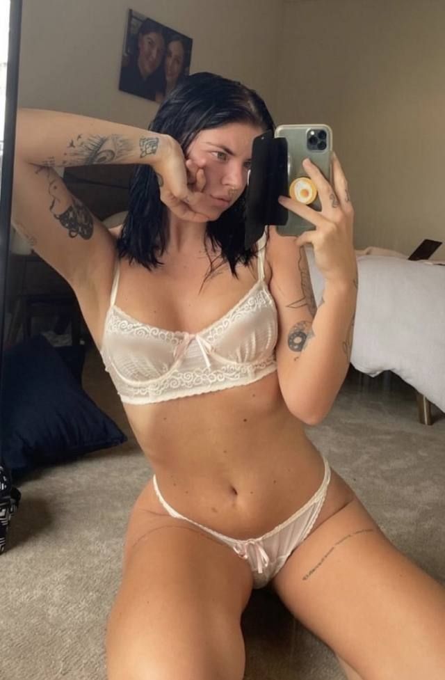 Hello gentleman, I'm Marissa❤💋sexy👅🫰and Very hot , I’m here to have a good time❤ 👅I'm very professional. Text me 6576817670 - Image 2